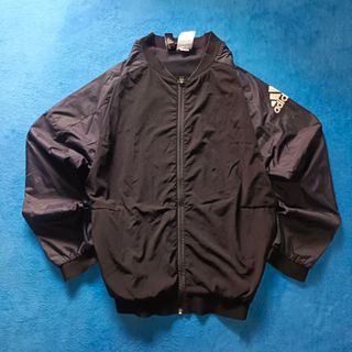 (Category: ) located in . Submitted by juliane_thrift-declutters (Listing ID 1466126099, Image 1). Description: .