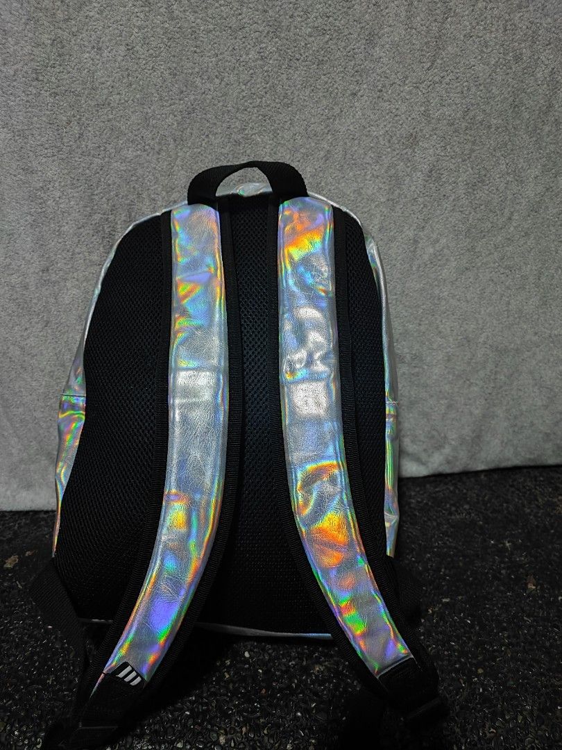 Adidas metalic Medium backpack (Category: Backpacks) located in Baguio. Submitted by jayrgijc52758 (Listing ID 1466125002, Image 3). Description: Adidas metallic backpack Medium size In Very good condition Very nice this 580.