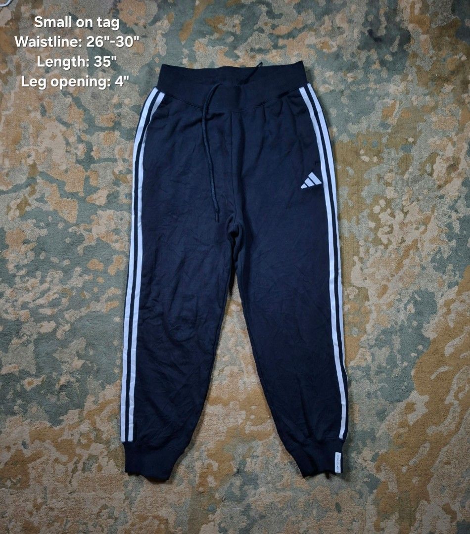 Adidas mountain logo jogger pants (Category: Joggers) located in Tagaytay City. Submitted by joselito_acosta (Listing ID 1466134198, Image 1). Description: Adidas mountain logo jogger pants (heavy cotton) As new condition No issues 9.5/10 color rate Small on tag Waistline: 26"-30" Length: 35" Leg opening: 4" Authentic ✅ ✅ ✅ 300+shipping fee only Location: tagaytay Dm to purchase 📩 📩 📩.