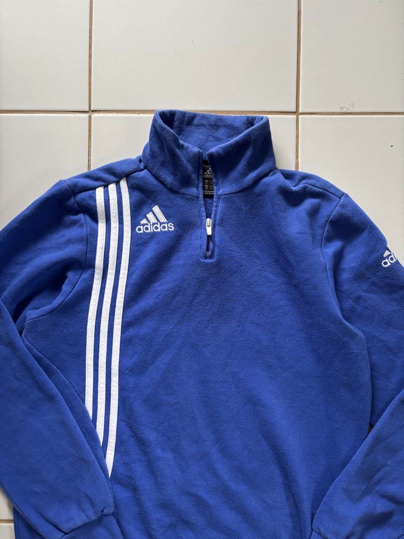 Adidas Qzip (Category: Activewear) located in Angeles City. Submitted by daily_thrift_collection (Listing ID 1465986265, Image 2). Description: Excellent to like new condition 21.5x28 9.5/10 color rate No issue Semi heavy cotton.