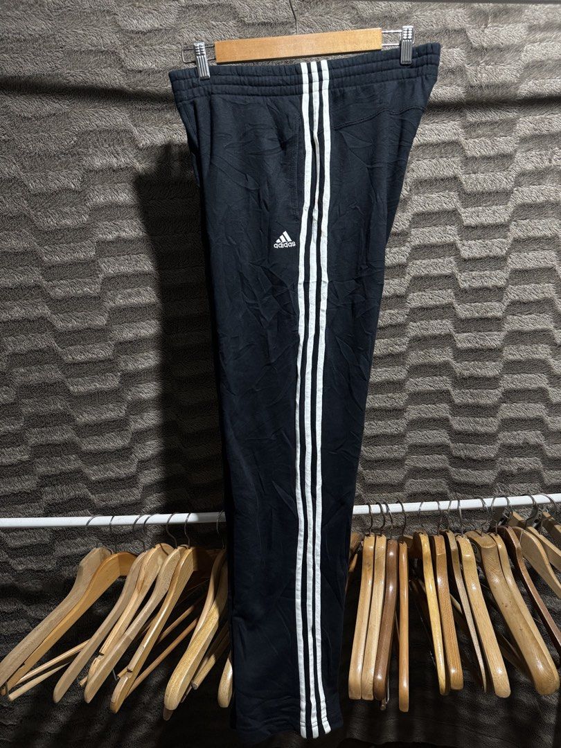 Adidas sweatpants (Category: Joggers) located in Bulacan. Submitted by OG_Domsthrift (Listing ID 1466044904, Image 3). Description: Adidas sweatpants As new Medium On tag Waistline:30-38 Length:41 Leg hole:9 No issue Color rate:9.8/10.