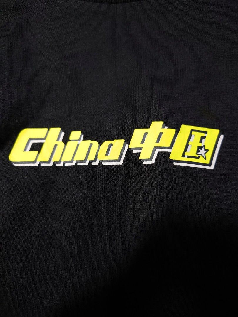 Adidas tshirt thrift (Category: Tshirts & Polo Shirts ) located in Paranaque City. Submitted by emzeicool48572 (Listing ID 1466060473, Image 3). Description: Size: Medium to semi large (21x27 inch) Material: Cotton Color: Black color rate: 9.5/10 Condition: 9.5/10 📍Tambo Paranaque 💸Payment: Pay Maya only 📦🚚 Delivery: Lalamove or j&t (order mo book mo) No return policy Buy at your own risk Don't expect too much from this product, it's just a S