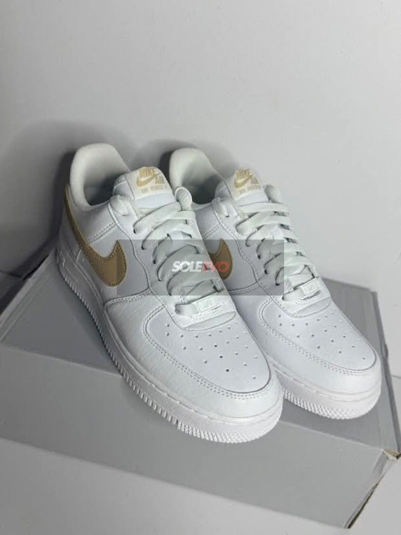 Air Force 1 "White Linen" (Category: Sneakers) located in Pasig City. Submitted by soleevo (Listing ID 1466060413, Image 2). Description: Air Force 1 "White Linen" - Brandnew -Size: 6.5 US mens/ 8 womens - Php 2,650 - with box “Can send additional pictures.” Payment first policy. Location: Pasig City Facebook: Sole Evo Instagram: @sole.evo Disclaimer: We are not associated, affiliated with any brands that is posted. All intellectual property and 