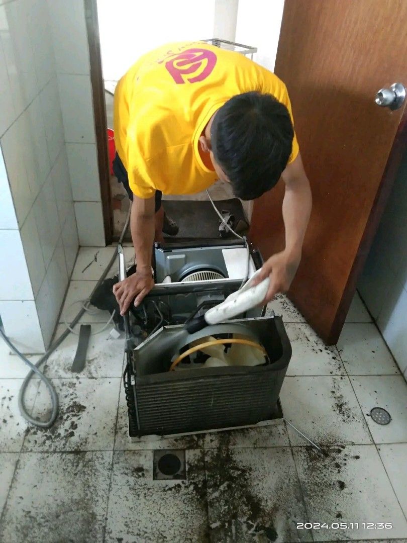 AIRCON SERVICES (Category: Announcements) located in Manila. Submitted by newriver.3dce8b (Listing ID 1466010144, Image 2). Description: aircon services.