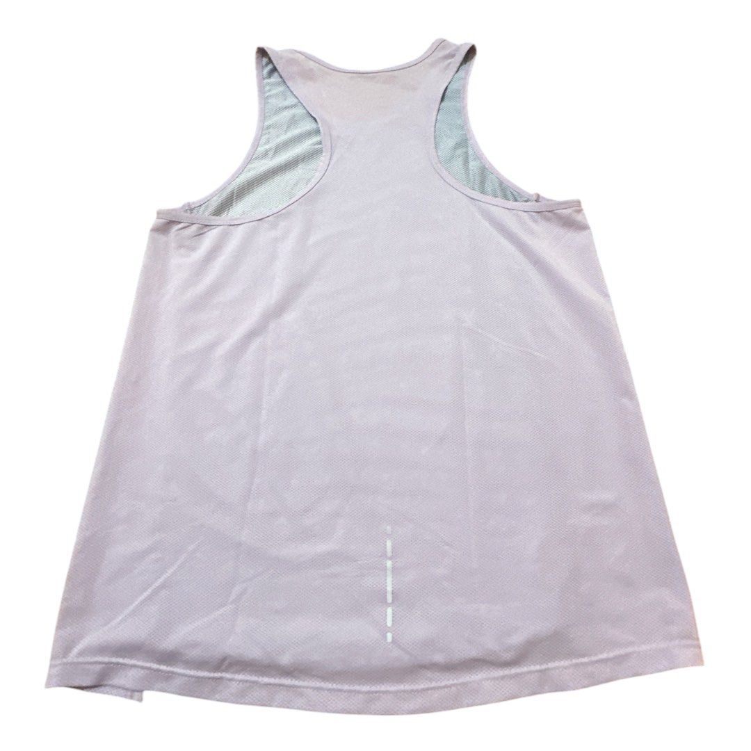 Akiv Breathable Running Singlet (Category: Activewear) located in Cavite. Submitted by finders_haven (Listing ID 1465975448, Image 3). Description: WIDTH: 18” LENGTH: 27” EUC Breathable .