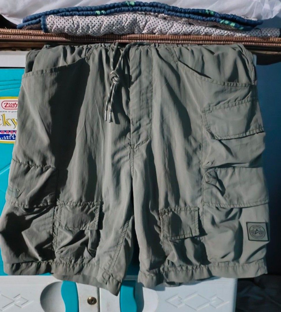 Alpha Industries cargo shorts (Category: Shorts) located in Angeles City. Submitted by poweredbyrice (Listing ID 1465976557, Image 1). Description: Alpha Industries Cargo Shorts olive green size medium w-29-32 L-21-22 angeles location jnt delivery gcash mop no isse decluttering lang.