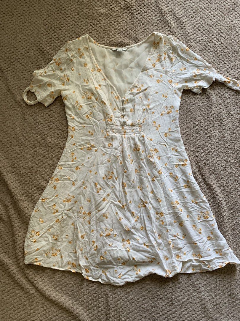 American Eagle Floral Dress (Category: Dresses) located in Manila. Submitted by nuelaar (Listing ID 1466020299, Image 1). Description: .