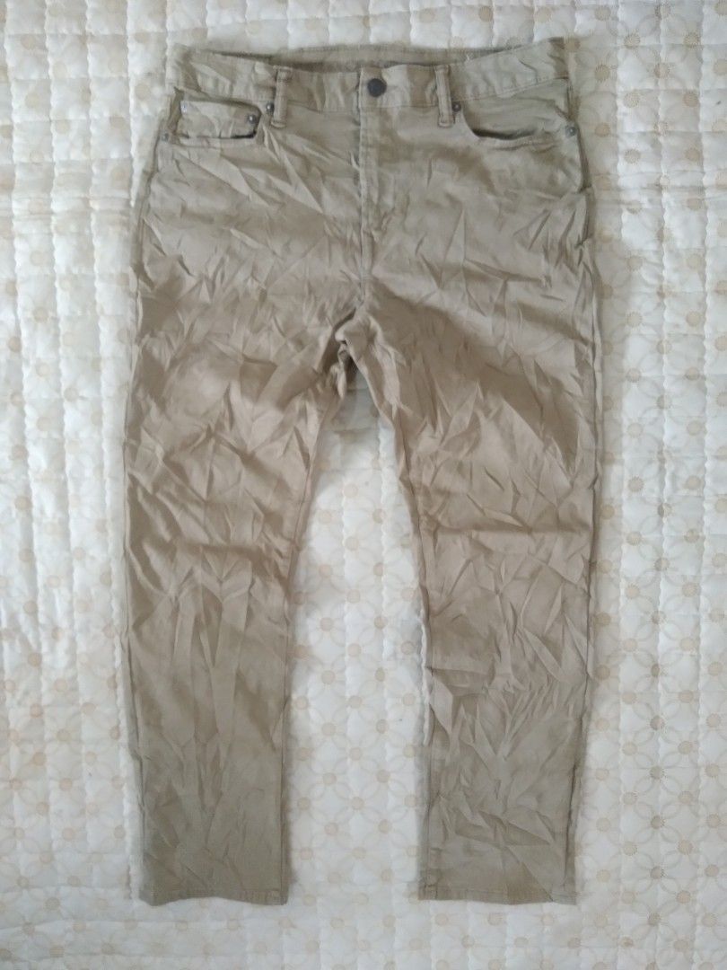 American Eagle Khaki brown Pants Stretch Size 34 (Category: Chinos) located in Zamboanga. Submitted by zhumhazhav (Listing ID 1466041361, Image 1). Description: Tag size 32 best fit to 34 Waist 34 Length 39 Hem 7 Excellent condition Color rate 9.8/10 Check all photos for details 950+shipping fee.