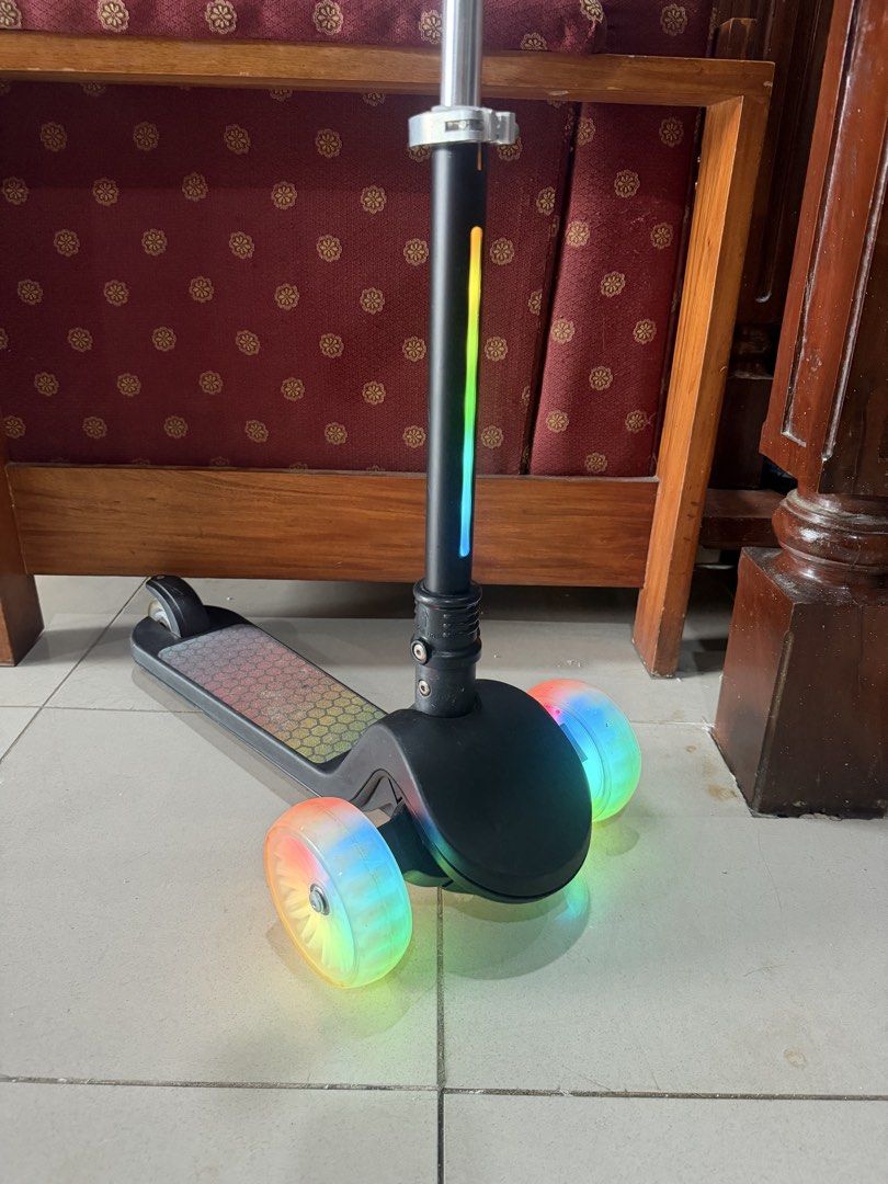 ANKO LIGHT UP TRI SCOOTER (Category: Skates, Rollerblades & Scooters) located in Rizal. Submitted by caintarizal2024 (Listing ID 1465993099, Image 2). Description: FOR SALE: ANKO LIGHT UP TRI SCOOTER Perfect for kids who love to play, ride, and have fun! 20 Light Modes 3-Wheel Stable Design Height-Adjustable Pole Colorful LED Light-Up Wheels 120mm PU Wheels Supports up to 40 kg Stylish & Kid-Friendly Design P1,200.