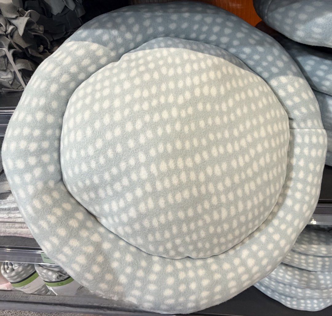 Anko Round Pet Bed - Light Blue (Category: Bedding & Towels) located in Makati City. Submitted by missinnahco (Listing ID 1466060153, Image 1). Description: - Adorable soft blue round pet bed with white polka dots - Durable black non-slip fabric on the underside for stability - Ideal cozy nap spot for cats and small dogs - Lightweight and easy to move around the house - Medium-sized round bed approximately 15 cm (H) x 50 cm (W) x 50 cm (D).