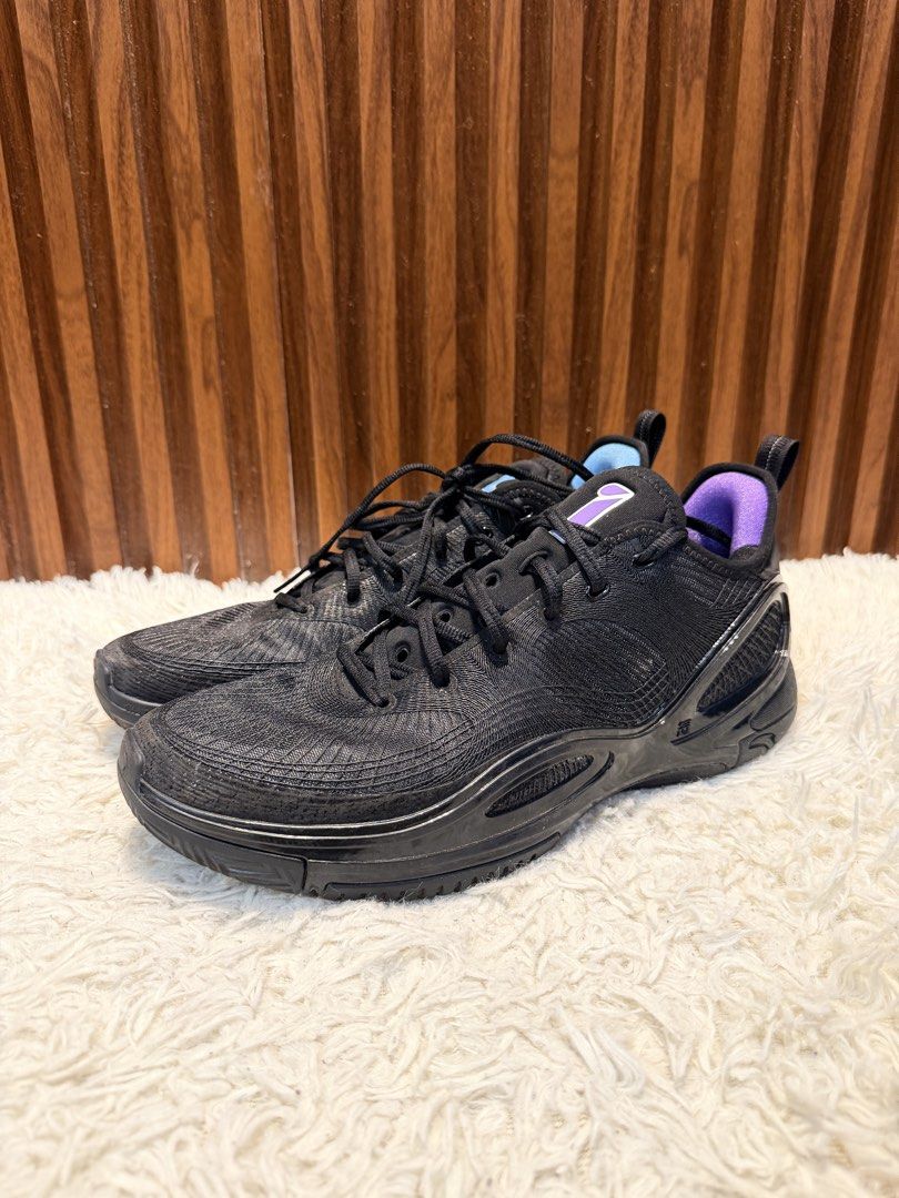 Anta Splash 7 “Undercurrent” (Size 12 US) (Category: Dress Shoes) located in San Pedro. Submitted by iamharoldguerrero (Listing ID 1466154941, Image 1). Description: Anta Splash 7 “Undercurrent” (Size 12 US) Price: ₱2,800 only! Details: - Splash 7 KT - Original & Used Once - Almost Brandnew - Condition: 9.5/10 - no issues - Size 12 US - complete with box & papers Location: San Pedro, Laguna - Free Delivery within San Pedro Area - if Malayo Shippi