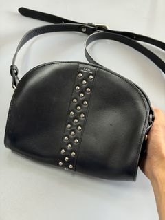 (Category: ) located in . Submitted by thriftfinds_dvo (Listing ID 1465994242, Image 1). Description: .