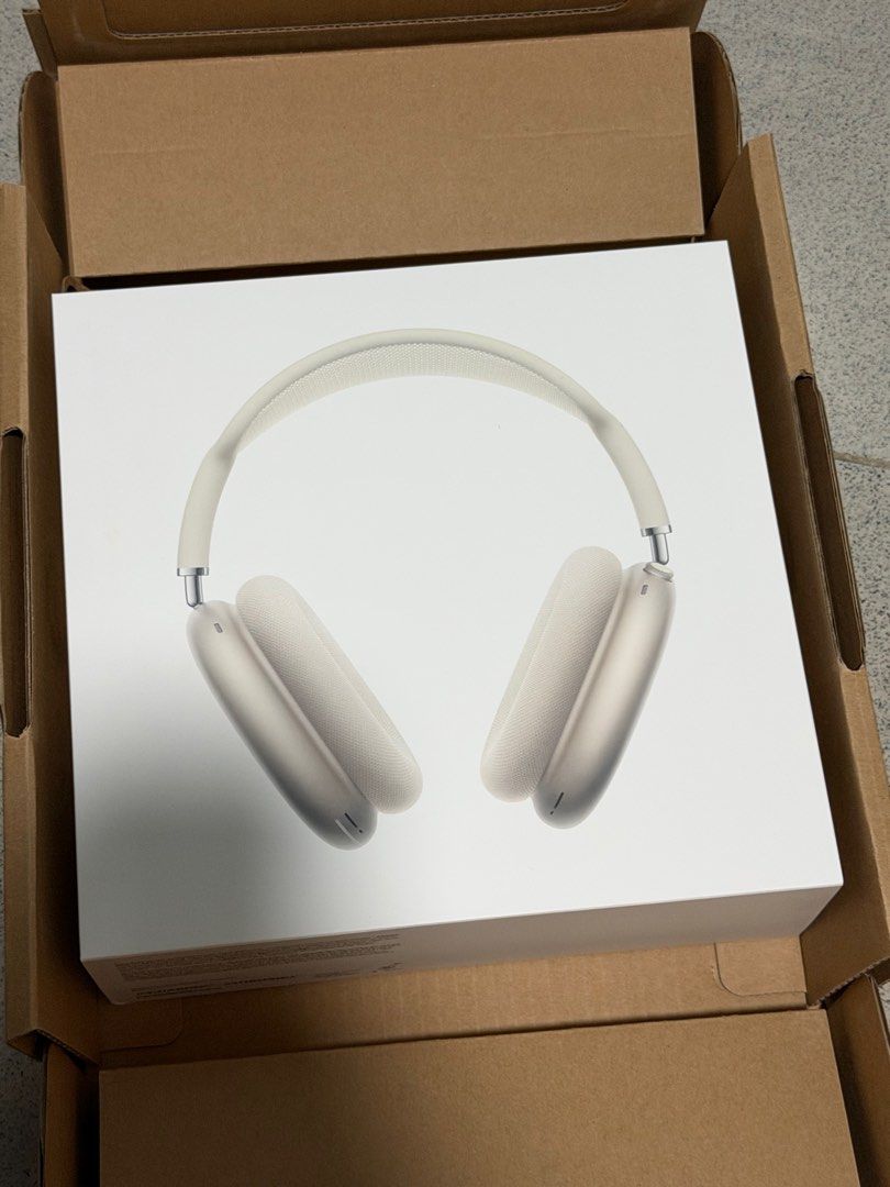 Apple AirPods Max USB-C Starlight (Category: Headphones & Headsets) located in Baguio. Submitted by thelittolwardrobe (Listing ID 1466060847, Image 1). Description: FOR SALE: Apple AirPods Max 2024 (USB-C) – Starlight ✨ BRAND NEW & SEALED 💫 Starlight 🔌 USB-C Version (2024) 📦 Never opened / Factory sealed Selling for ₱25,000— slightly negotiable for sure buyers. Perfect if you want a brand-new pair for much less than retail. 🤍 📍 Location: Pam