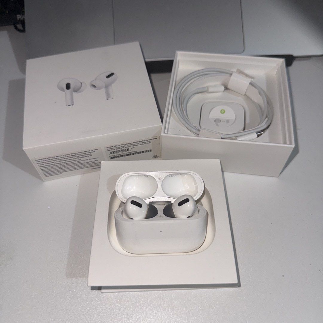Apple AirPods Pro Gen 1 (First Owner) (Category: Earphones) located in Antipolo. Submitted by blues.sells (Listing ID 1466142382, Image 2). Description: [Selling] Item For Sale: Apple AirPods Pro Gen 1 (First Owner) with box and UNUSED lighting to USB C cable Condition: 8.5/10 Price: ₱4,000 NEGOTIABLE Location: Lower Antipolo Rfs: Upgraded to Airpods 5 Terms: - Payment First - Can do Lalamove, Grab, or JnT - Payment RCBC / MariBank - FEEL FREE TO