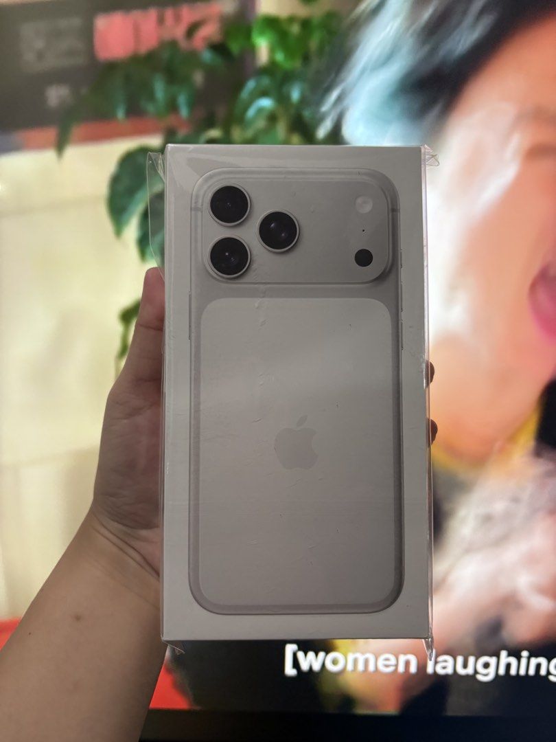 Apple iPhone (Category: iPhone 17 Series) located in Muntinlupa City. Submitted by jaynieltor64409 (Listing ID 1466145356, Image 1). Description: Brand new sealed Iphone 17 pro max 256gb Silver.