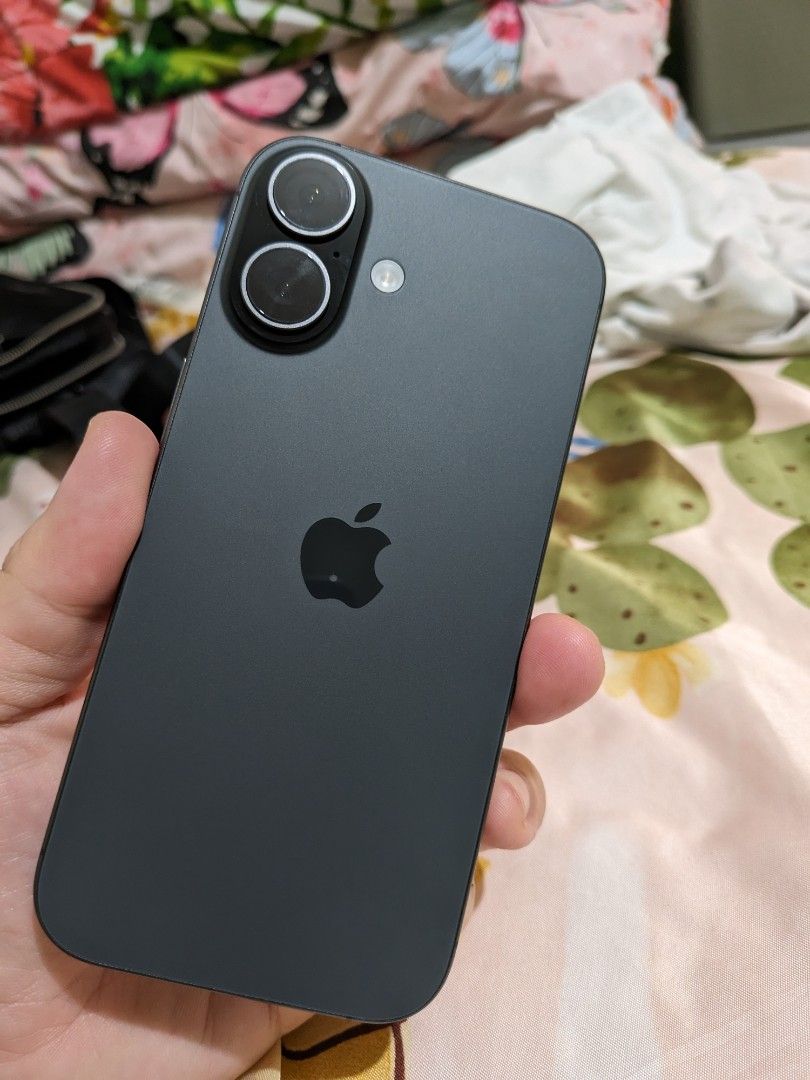 Apple iPhone 17 256gb (Category: iPhone 17 Series) located in Manila. Submitted by victorzzxx (Listing ID 1465984835, Image 1). Description: smooth ntc sealed 96 battery with case and cable no issue no repair under warranty fairview firm price .