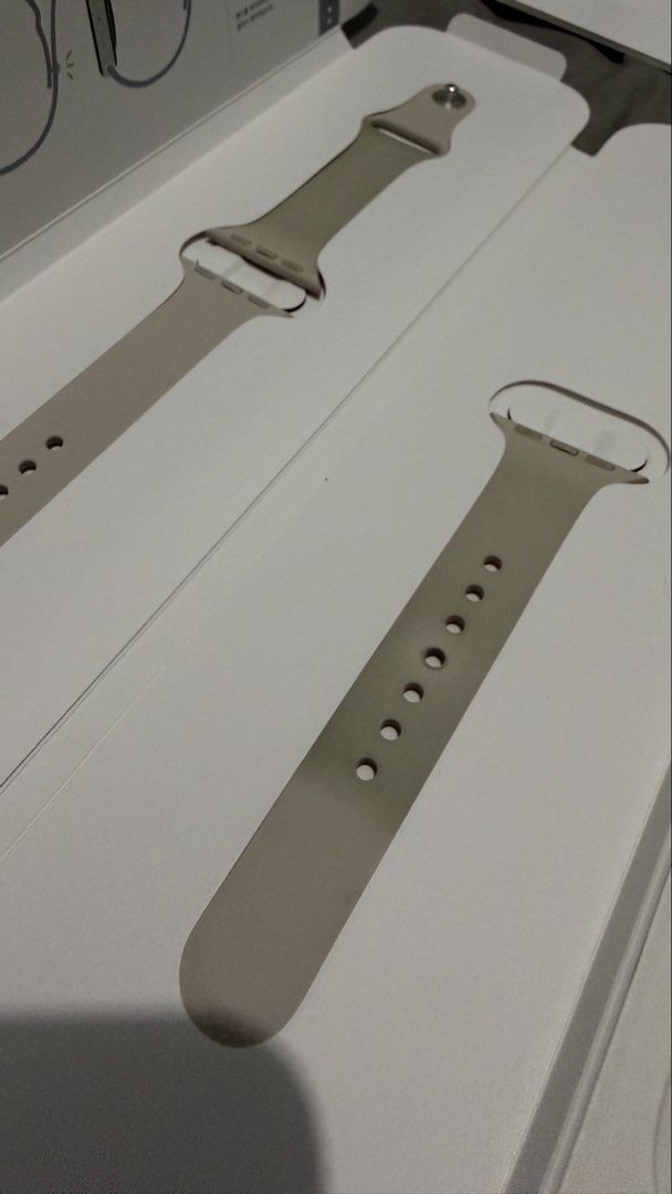Apple Watch SE (2nd Gen) 40mm GPS+CELLULAR (Category: Wearables & Smart Watches) located in Makati City. Submitted by clutterfreejia (Listing ID 1465994814, Image 3). Description: SLIGHTLY NEGOTIABLE Apple Watch SE (2nd Gen) 40mm GPS+CELLULAR Starlight Aluminum Starlight Sport Band Battery health: With box, original sport band, and cable Flaws: Original sport band discoloration Scratches on watch mirror but not broken Battery needs to be checked/