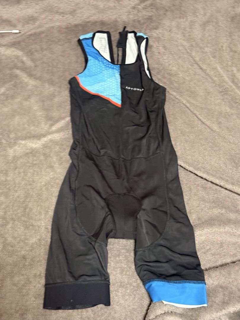 Aptonia decathlon triathlon suit (Category: Activewear) located in Marikina City. Submitted by donttellanyone (Listing ID 1466091757, Image 1). Description: Used max 2x I am a serial hobbyist. I rlly thought I could train for Ironman consistently Item still fresh af.