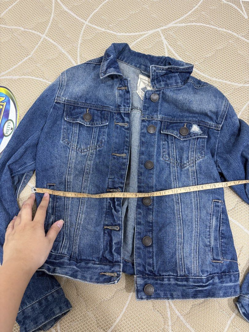 Ardene Blue Denim Jacket (Category: Coats, Jackets and Outerwear) located in Guiguinto. Submitted by twinklingthreads (Listing ID 1458771077, Image 2). Description: - Classic blue denim jacket from Ardene - Like new, never used 📍bulacan 📦j&t/lbc/lalamove.