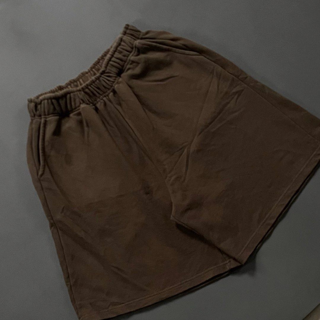 ARMY GREEN SWEATSHORT (Category: Shorts) located in Liloan. Submitted by retro_ken_finds (Listing ID 1465967132, Image 2). Description: 🔻Details🔻 ARMY GREEN SWEATSHORT 📐𝐌𝐞𝐚𝐬𝐮𝐫𝐞𝐦𝐞𝐧𝐭 ( 𝒊𝒏 𝒊𝒏𝒄𝒉𝒆𝒔 ) ᴡᴀɪꜱᴛ: free | ʟᴇɴɢᴛʜ: 20 | ʜᴇᴍ: 14.5 • ᴄᴏɴᴅɪᴛɪᴏɴ: 9/10 • ᴄᴏʟᴏʀ ʀᴀᴛᴇ: 9/10 • ɪꜱꜱᴜᴇ: ❌ _______________________________ 🅼🅸🅽🅴: 400.