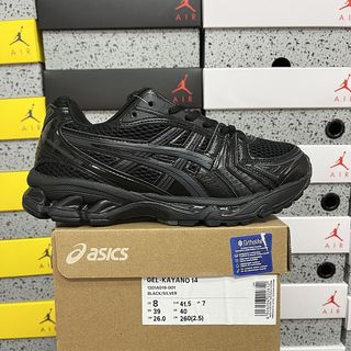 (Category: ) located in . Submitted by pickplanet_sneaker_shirt (Listing ID 1466093086, Image 1). Description: .