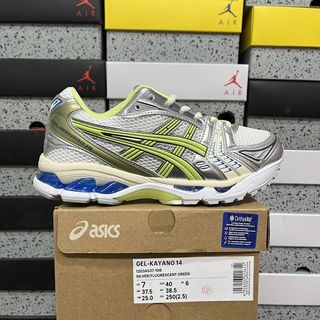 (Category: ) located in . Submitted by pickplanet_sneaker_shirt (Listing ID 1466107630, Image 1). Description: .