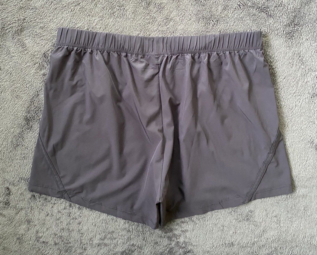 Asics Nagino Running Short (Category: Activewear) located in Cebu City. Submitted by markvoid (Listing ID 1466091193, Image 3). Description: Asics Nagino Running Short >Excellent Condition >Like New >No Flaws >Color Rate: 10/10 >Color May Vary Due To Light >Width: 31-36 (stretchable waistline) >length: 12 >Size: Large >Price+SF >MOP: Gcash/Bank Transfer >Shipping: J&T Mandaue City.