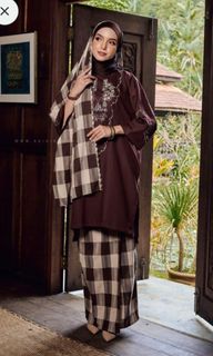 (Category: ) located in . Submitted by orkedboutique (Listing ID 1465983225, Image 1). Description: .