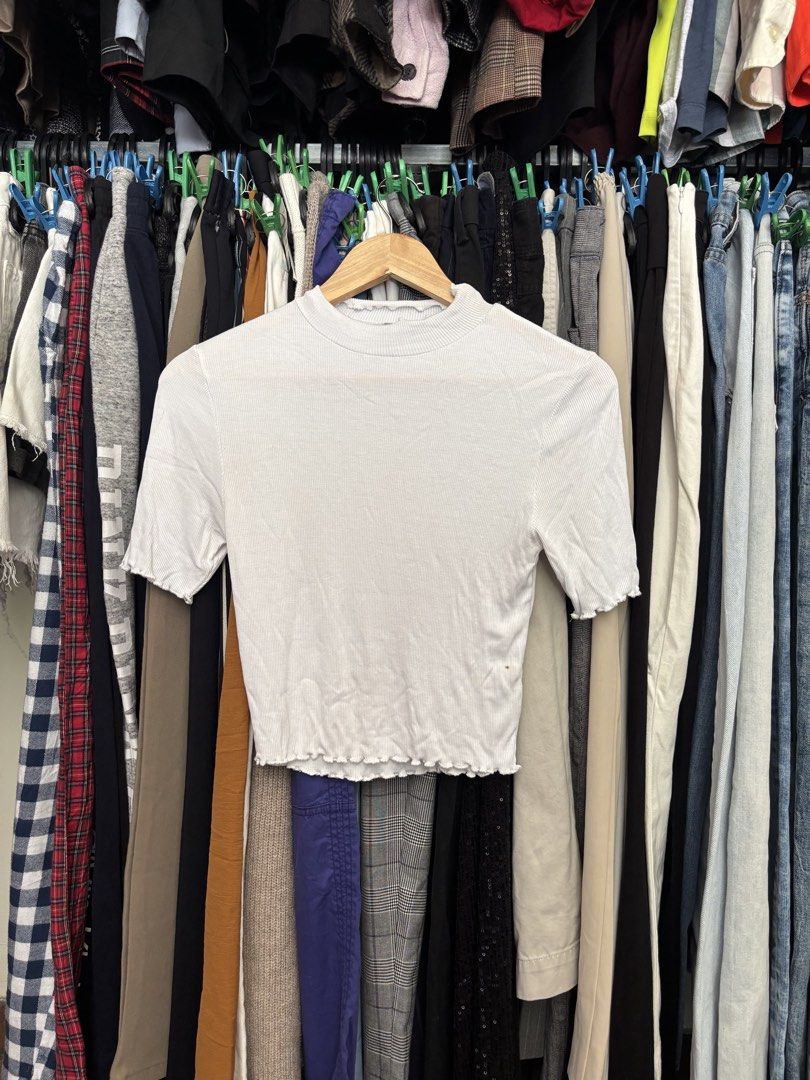 asos shirt (Category: Shirts) located in Pila. Submitted by isabelasthriftclothes (Listing ID 1466104748, Image 1). Description: .