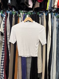 (Category: ) located in . Submitted by isabelasthriftclothes (Listing ID 1466104748, Image 1). Description: .