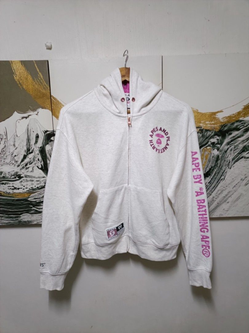 AUTHENTIC AAPE BY A BATHING APE (Category: Luxury Apparel) located in Manila. Submitted by bvnnie (Listing ID 1466076885, Image 3). Description: AUTHENTIC AAPE BY A BATHING APE Waistline /Widht 20 Lenght/23 fittings is MEDIUM Excellent Condition, Issue:0 Message if you have any other question about sizing. We do shipping nation wide I'm also open for video call so that you can see the item you 're interested to buy. Courier, DHL, JNT, LBC Mode of