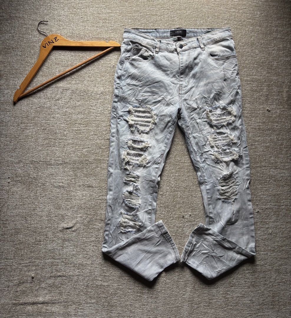 🩳-AUTHENTIC- Amiri distressed Jeans (Category: Jeans) located in Surigao. Submitted by eacatron (Listing ID 1465962548, Image 1). Description: ✅Like new Condition ✅No issue❗️ ✅Color way-9.9/10 ✅Need wash ✅Size⤵️ Meduim to Large 31-32 42 inches.