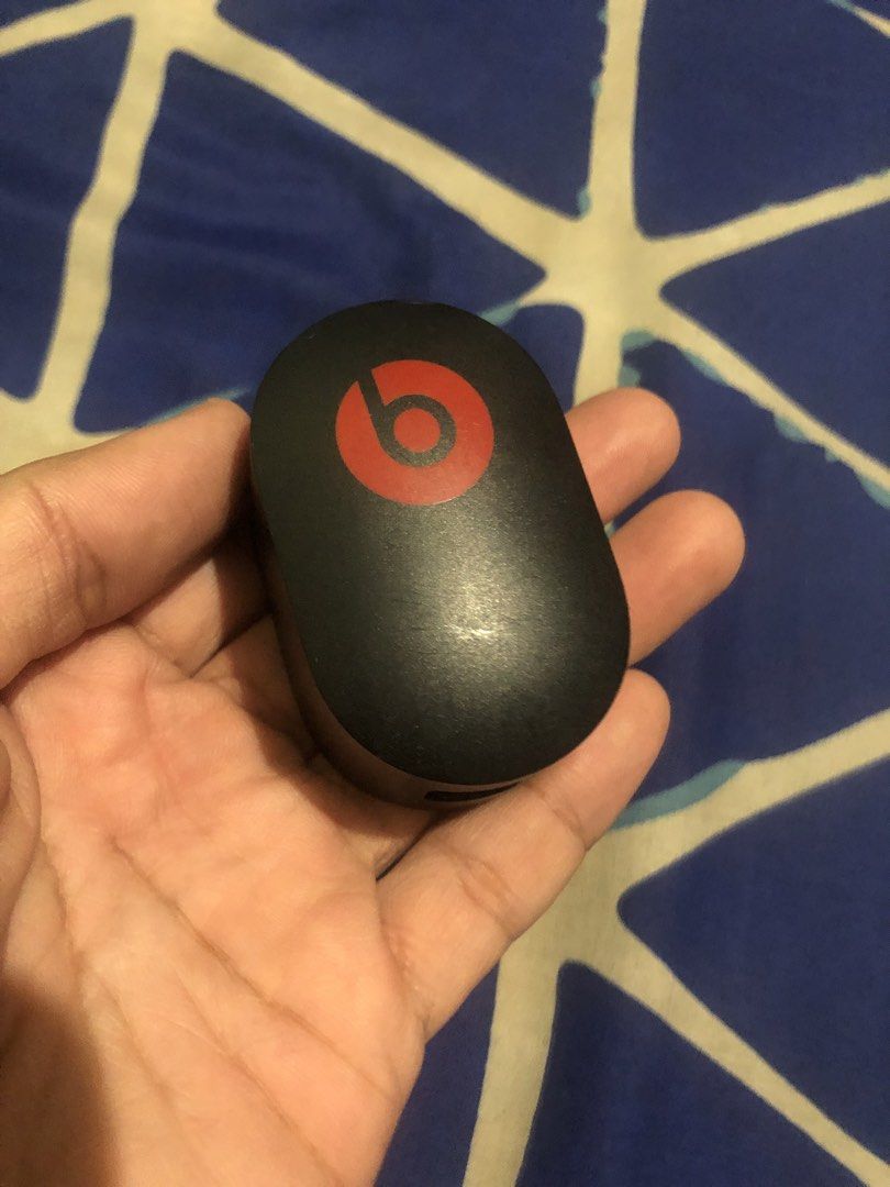 Authentic Beats 10W power adapter (Category: Chargers & Cables) located in Quezon City. Submitted by markgolveo (Listing ID 1466058724, Image 1). Description: Authentic Beats 10W power adapter.