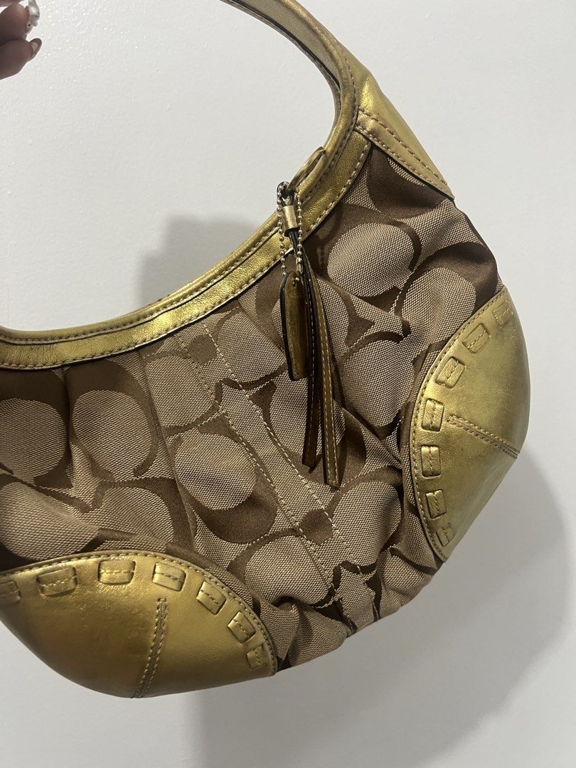 Authentic Ergo Coach Pleated Hobo bag (Category: Luxury Bags & Wallets) located in Caloocan City. Submitted by milkyyoonki (Listing ID 1466096508, Image 2). Description: Coach ergo signature pleated hobo ⋆. 𐙚 ˚ Condition: 9.5/10 - No rubs, clean - No cracks - Well maintained - Repainted For sale for 2.5k nego OR trade! 📍Imus, Cavite // Fairview .