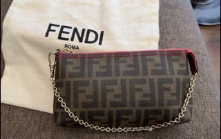 (Category: ) located in . Submitted by shopmyclosetbykris (Listing ID 1466075924, Image 1). Description: .