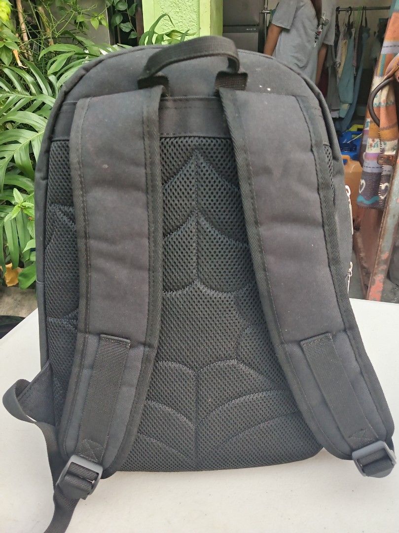 Authentic Marvel Backpack (Category: Babies & Kids Fashion) located in Malolos. Submitted by shoptokyothrift (Listing ID 1466047442, Image 3). Description: Authentic Marvel backpack Missing 1 puller.