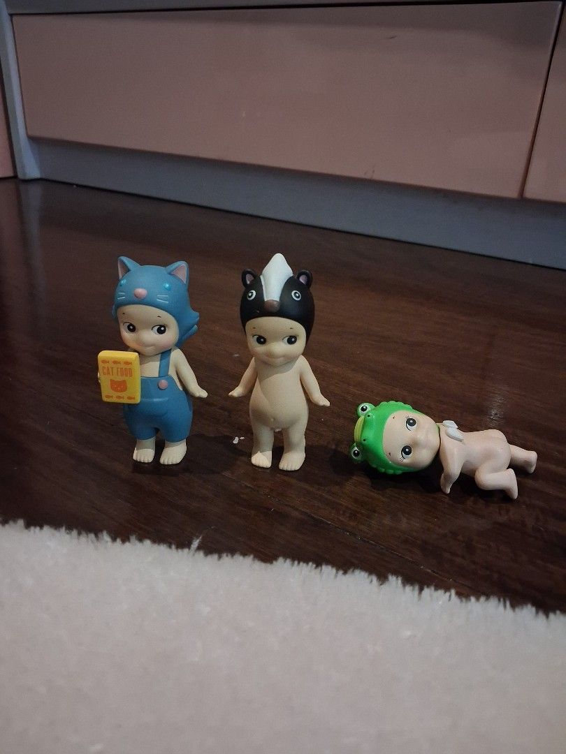 Authentic Sonny Angels, Smiskis, & Chiikawa Set (Category: Designer & Blind Box Toys) located in Manila. Submitted by kudos_ (Listing ID 1466127929, Image 2). Description: - Taking GCash only Take all for 2000php PRICES (INDIVIDUAL): 1. sitting smiski - 350 2. thumbs up smiski - 350 3. smiski melting hipper - 350 4. chiikawa hipper - 350 5. sonny angel gray cat - 250 (SOLD) 6. sonny angel skunk - 350 7. sonny angel crocodille hipper - 350 No rese