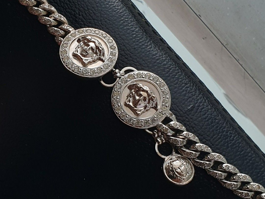 Authentic Versace Medusa Chain Belt (Category: Belts) located in Quezon City. Submitted by WasalakTwo (Listing ID 1466151385, Image 1). Description: Bought in Japan Authentic Good as new 30" to 32" waist Open for delivery nationwide.