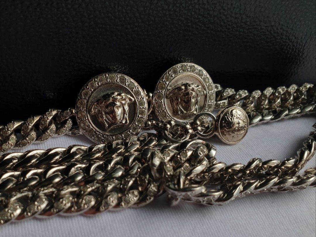 Authentic Versace Medusa Chain Belt (Category: Belts) located in Quezon City. Submitted by WasalakTwo (Listing ID 1466151385, Image 3). Description: Bought in Japan Authentic Good as new 30" to 32" waist Open for delivery nationwide.