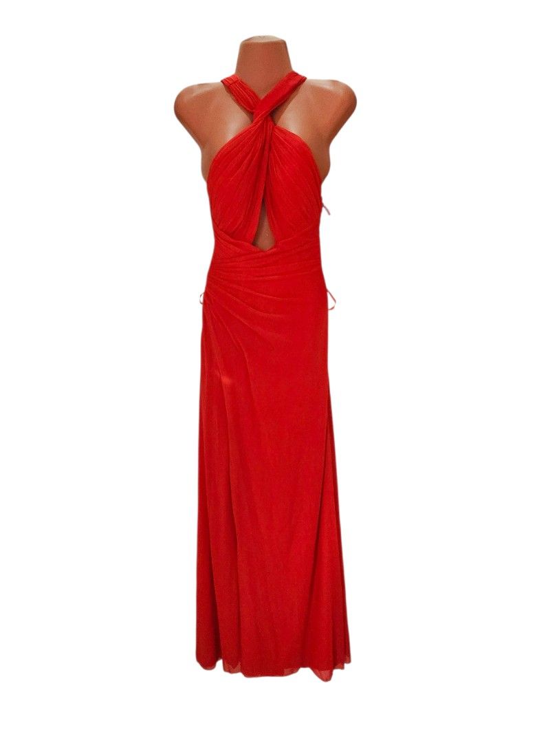 Backless Red (Category: Evening dresses & gowns) located in Adams. Submitted by chicbelikebyamigas (Listing ID 1466043602, Image 1). Description: never worn, no flaws, bought in Singapore, no when worn photos, small - medium body frames.