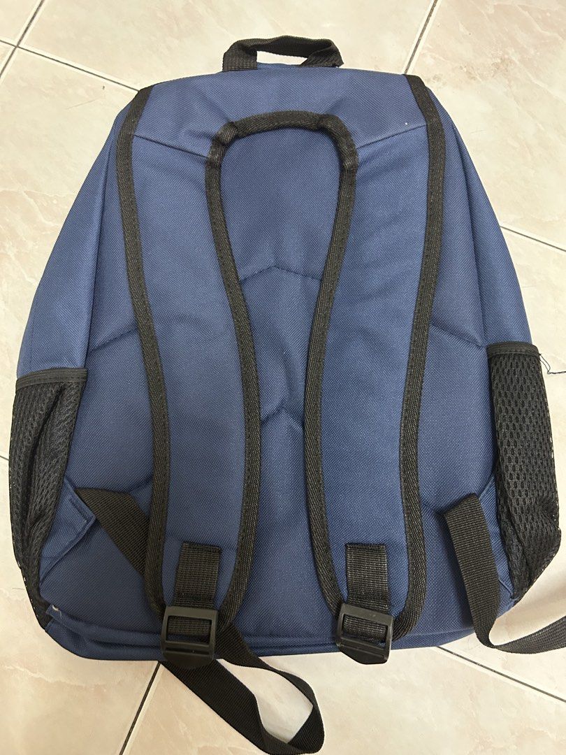 Backpack (Category: Backpacks) located in Seremban. Submitted by yyunee (Listing ID 1465984326, Image 3). Description: .