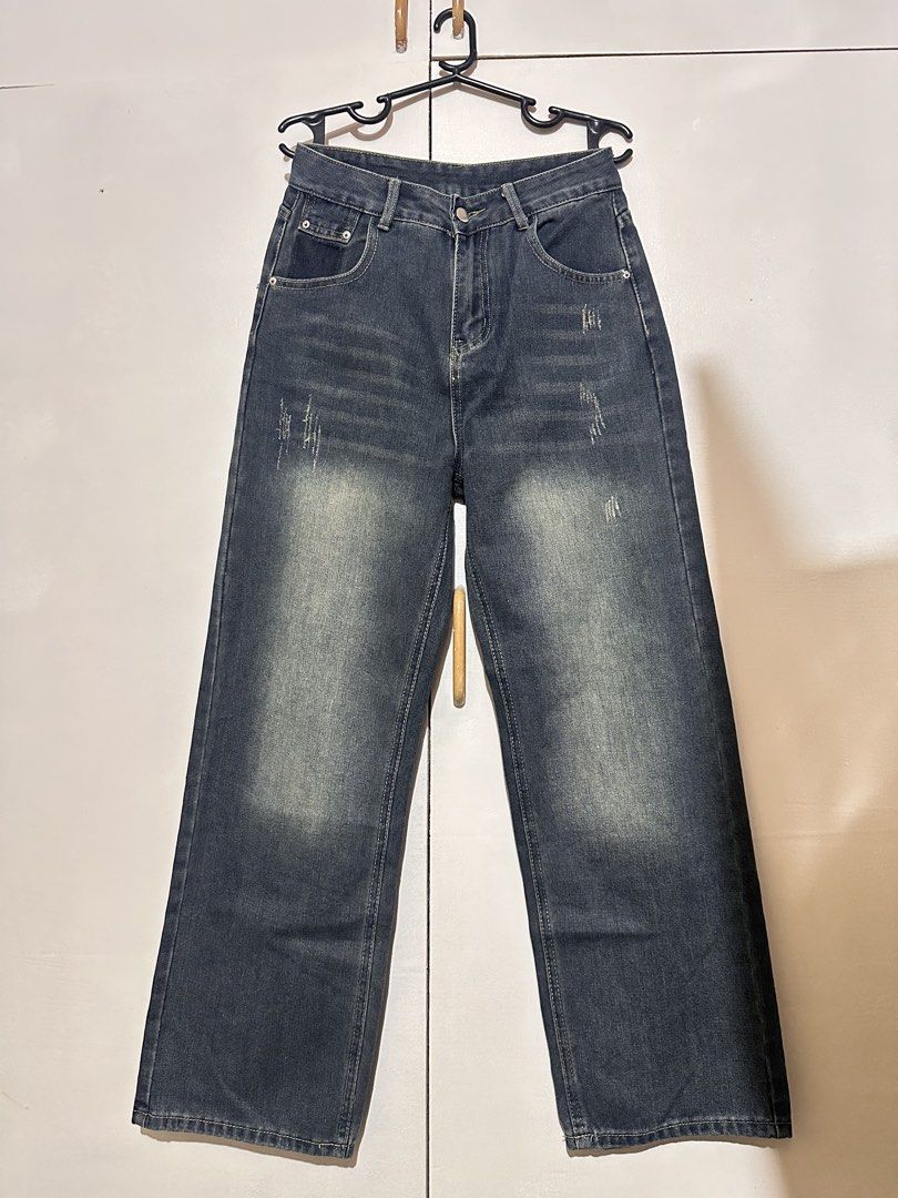 Baggy pants (Category: Jeans) located in Tandag. Submitted by kawaiispreloved (Listing ID 1466073428, Image 1). Description: Size 26-27 Length 40in.