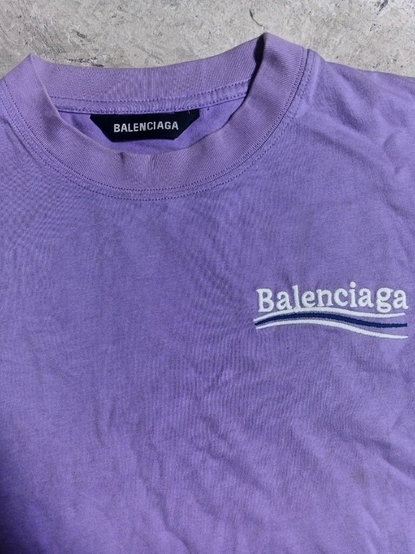 Balenciaga campaign logo crop top (Category: Shirts) located in Daraga. Submitted by trippythrifter (Listing ID 1465986361, Image 3). Description: need wash only embroidered design.