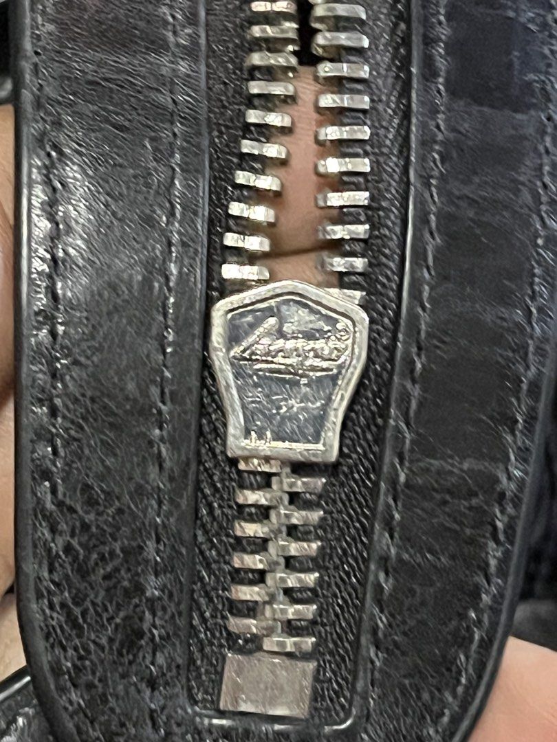 Balenciaga City (Category: Luxury Bags & Wallets) located in General Santos City (Dadiangas). Submitted by gdsteals (Listing ID 1465977674, Image 2). Description: see photo for details.