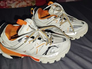 (Category: ) located in . Submitted by y2k_thriftkid (Listing ID 1465959219, Image 1). Description: .