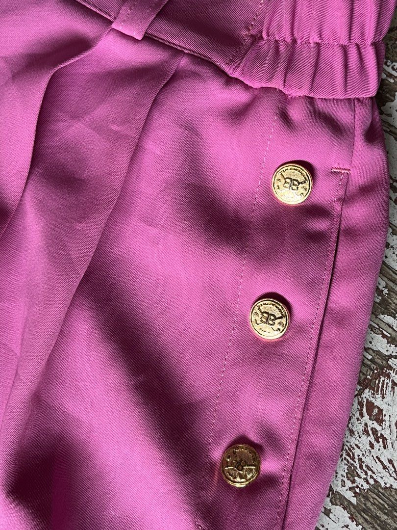 Balenciaga trouser (Category: Luxury Apparel) located in Iloilo. Submitted by ukayhunter.ilo (Listing ID 1466024362, Image 3). Description: Balenciaga trouser Authentic Size large women’s .