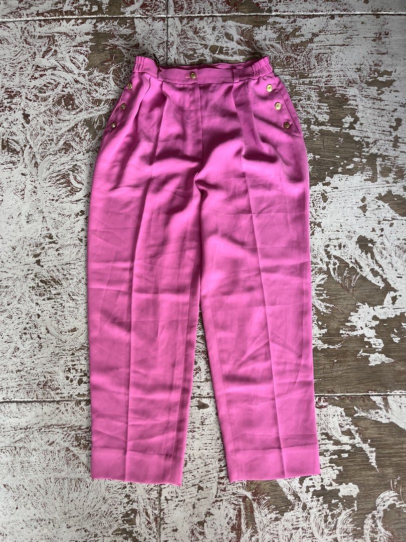 Balenciaga trouser (Category: Luxury Apparel) located in Iloilo. Submitted by ukayhunter.ilo (Listing ID 1466024362, Image 1). Description: Balenciaga trouser Authentic Size large women’s .