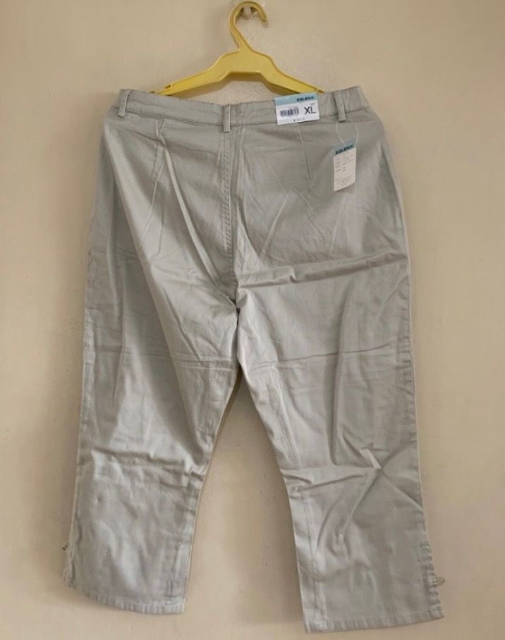 Baleno Pants Womens (Category: Jeans) located in Valenzuela. Submitted by clickandshoppreloved (Listing ID 1466029910, Image 2). Description: Baleno Pants Womens Original, Onhand, Brandnew XL Size On Tag Waist : 29in Height: 40.5 Color : Cream.