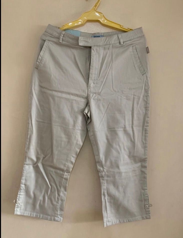Baleno Pants Womens (Category: Jeans) located in Valenzuela. Submitted by clickandshoppreloved (Listing ID 1466029910, Image 1). Description: Baleno Pants Womens Original, Onhand, Brandnew XL Size On Tag Waist : 29in Height: 40.5 Color : Cream.