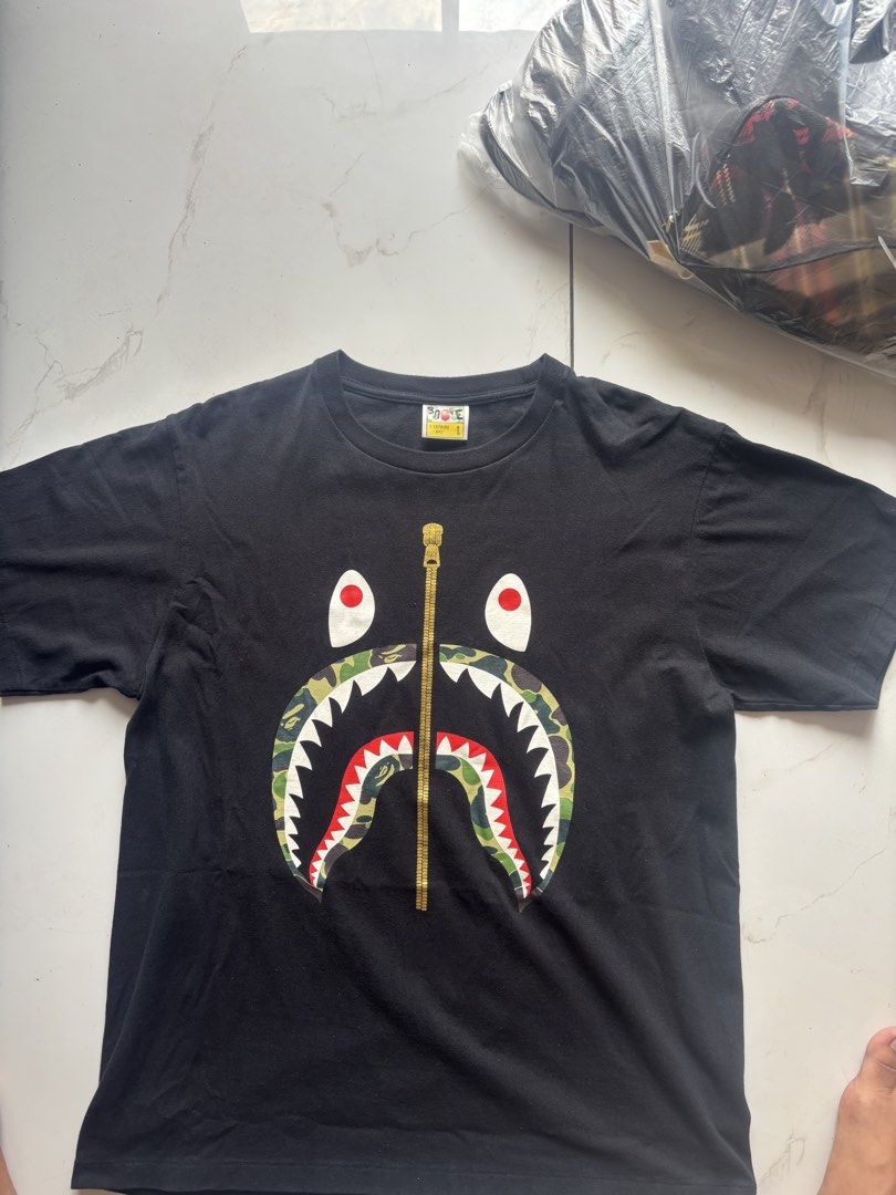 Bape Shark Tee (Category: Activewear) located in San Pablo. Submitted by jvfnds (Listing ID 1466028479, Image 1). Description: .
